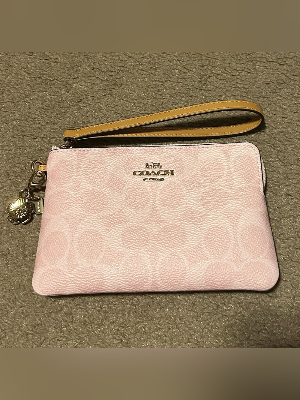 NWT Coach Powder Pink Corner Zip Wristlet
In Signature Canvas With Charms